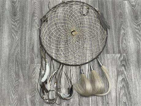 AUTHENTIC INDIGENOUS DREAM CATCHER W/CRYSTALS & HORSE HAIR