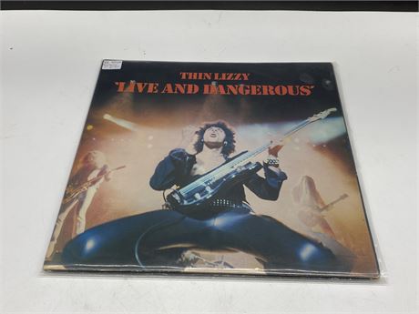 THIN LIZZY - LIVE AND DANGEROUS 2 LP UK PRESS - VG (Slightly scratched)