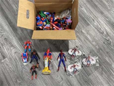 LOT OF SPIDER-MAN FIGURES / COLLECTABLES