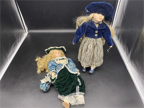 2 VINTAGE DOLLS (1 has stand)