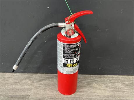 FULLY CHARGED 5LB ABC FIRE EXTINGUISHER