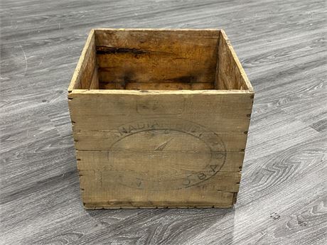 VINTAGE CANADIAN BUTTER CRATE MANITOBA - FITS RECORDS (13”x13.5”)