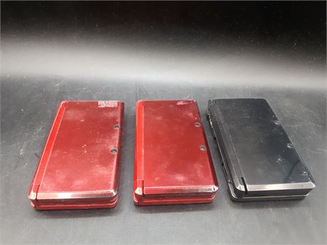 COLLECTION OF BROKEN NINTENDO 3DS CONSOLES - NEED REPAIRS - AS IS