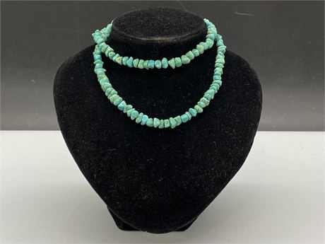 VINTAGE TURQUOISE NECKLACE W/SILVER CLASP (25”)