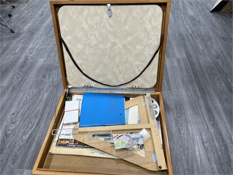 LARGE ARTIST CASE WITH ART SUPPLIES
