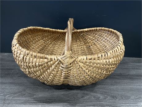 LARGE HAND WOVEN BASKET (21”X12”)
