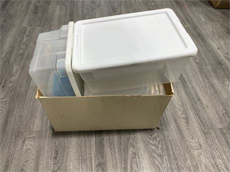 BOX OF STORAGE CONTAINERS
