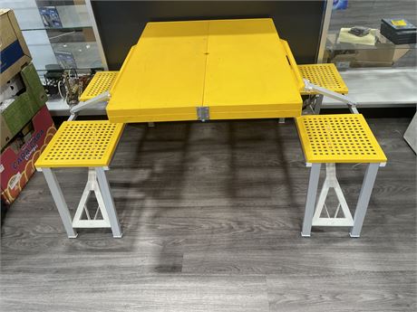 VINTAGE YELLOW FINE FLY FOLDOUT PICNIC TABLE 54”x33”x27”