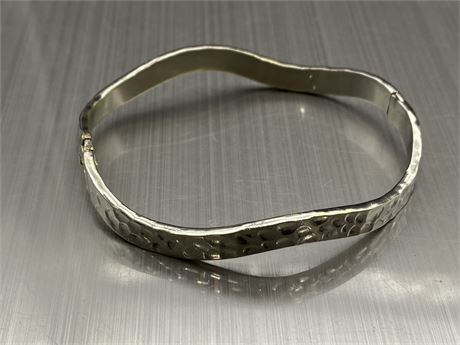 MEXICAN SILVER HINGED BANGLE MARKED TAXCO MEXICO