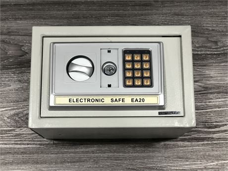 GARRISON ELECTRONIC SAFE EA20 WITH KEY