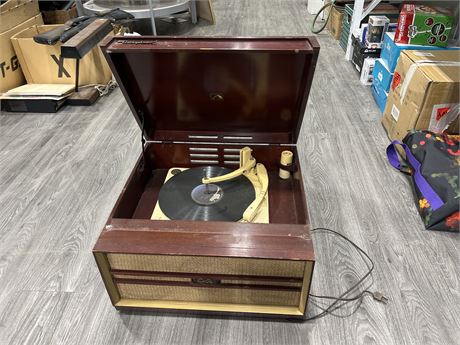 VINTAGE RCA “THE CAPRICE II” RECORD PLAYER