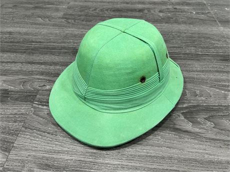 VINTAGE LIME GREEN PITH HAT