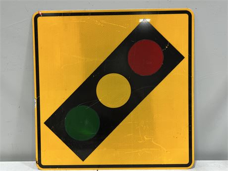 TRAFFIC METAL STREET SIGN (30”x30”)
