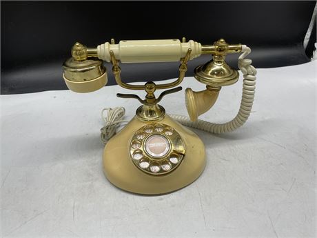 RETRO FRENCH STYLE TELEPHONE