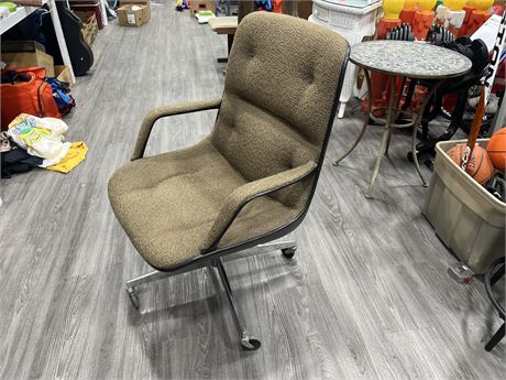 VINTAGE STEELCASE ROLLING OFFICE CHAIR