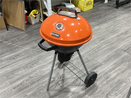 STOK BBQ - EXCELLENT CONDITION (39” tall)