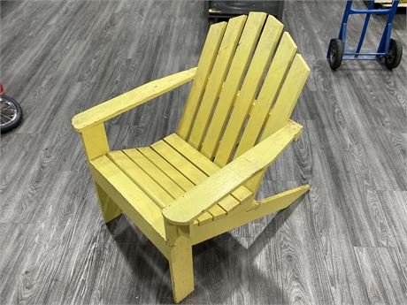VINTAGE YELLOW WOOD CHAIR