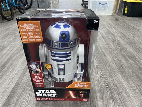 LARGE STAR WARS DELUXE R2-D2 18” FIGURE