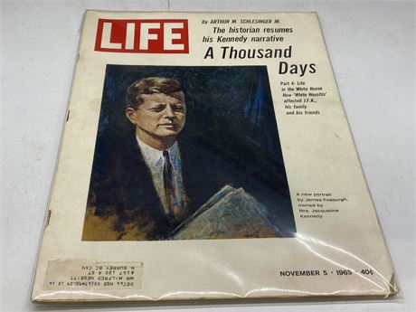 ORIGINAL JFK LIFE MAGAZINE “A THOUSAND DAYS” NOV 1965