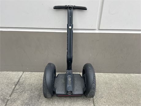 SEGWAY I2 - NO CHARGER - WORKING CONDITION UNKNOWN - AS IS