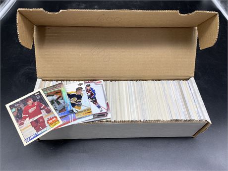 BOX OF 600 MISC. HOCKEY CARDS