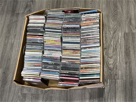 FLAT OF ASSORTED CDS