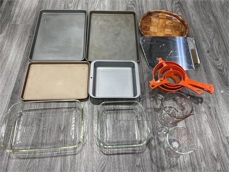 ASSORTED BAKEWARE (3 are Pyrex)