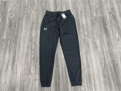 NEW W/ TAGS UNDER ARMOUR JOGGERS - SIZE M