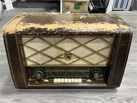 1950s KORTING GERMAN RADIO SYNCHRO DETECTOR (25” wide)