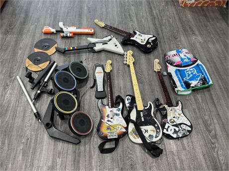 LARGE LOT OF MISC ROCK BAND / GUITAR HERO & ECT