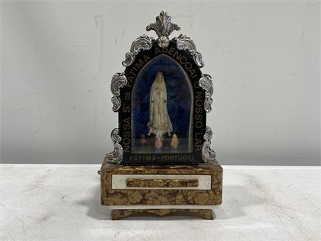 VINTAGE WOOD ORATORY OF OUR LADY FATIMA-PORTUGAL W/LIGHTS & MUSIC BOX + ORNAMENT