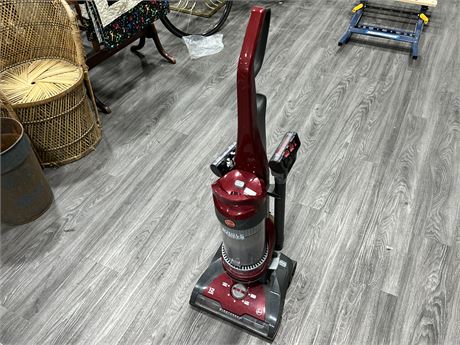 HOOVER VACUUM W/ATTACHMENTS