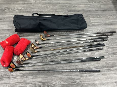 LOT OF VINTAGE RIGHT HANDED GOLF CLUBS