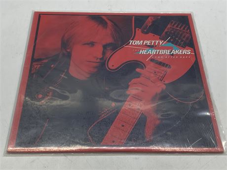 TOM PETTY AND THE HEARTBREAKERS - LONG AFTER DARK W/OG SHRINK - EXCELLENT (E)