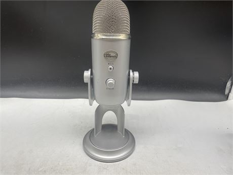 BLUE FREE STANDING USB MICROPHONE