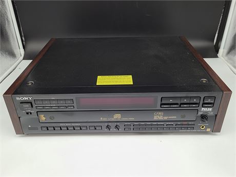 SONY COMPACT DISC PLAYER CDP-C77ES