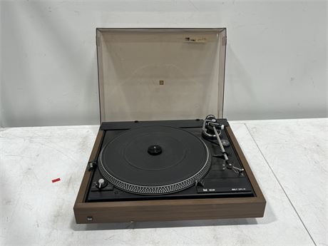 DUAL 506 BELT DRIVE TURNTABLE - UNTESTED - DUST COVER HAS DAMAGE
