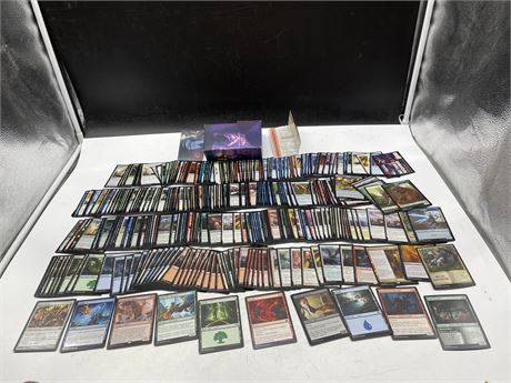 MAGIC THE GATHERING CARD COLLECTION