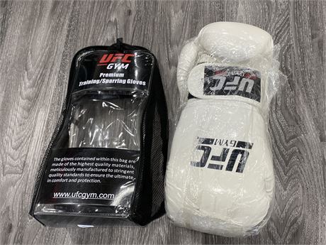 16OZ UFC BOXING GLOVES (Never used)