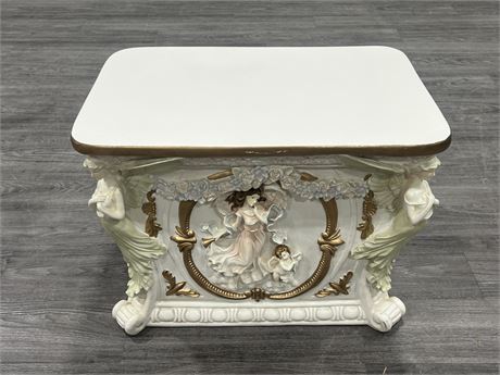 ORNATE STYLE SIDE TABLE (17”x27”x21” tall)