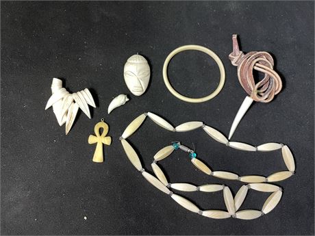 ASSORTED IVORY NECKLACES, BRACELETS AND PENDANTS