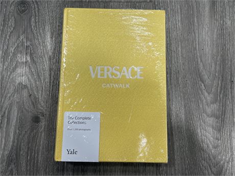 NEW VERSACE CATWALK COFFEE TABLE BOOK