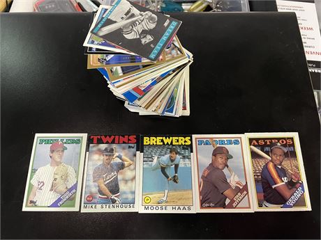 LOT OF BASEBALL CARDS 80’s/90’s