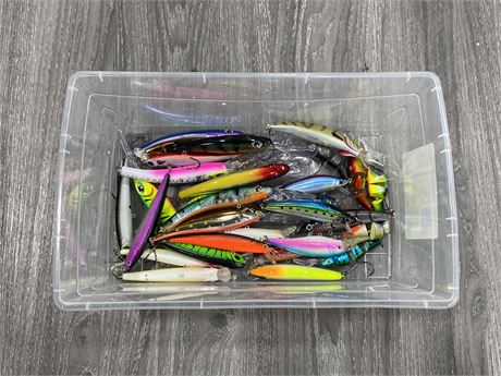 Urban Auctions - NEW QUALITY LARGE FISHING LURES