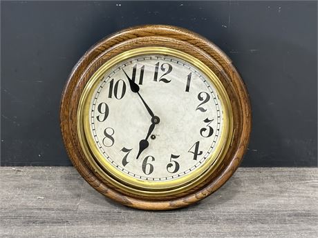 VINTAGE W.M GILBERT CLOCK FROM CONNECTICUT USA (16”)