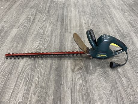 YARD WORKS ELECTRIC 36” HEDGE TRIMMER