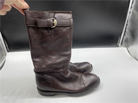 GUCCI LEATHER BOOTS - LADIES SIZE 40