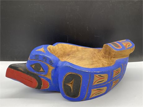 VINTAGE WEST COAST FIRST NATIONS CARVED / PAINTED EAGLE BOWL - 21”x11”x7”