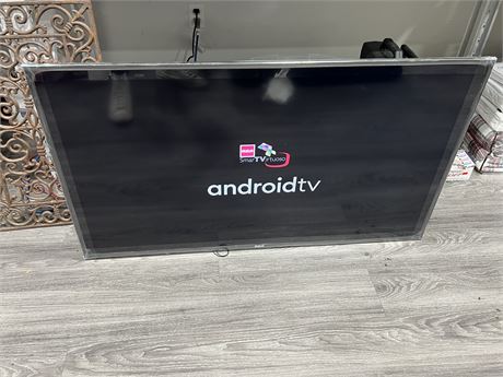 50” 4K ANDROID TV W/BOX REMOTE & WALL MOUNT - LIKE NEW