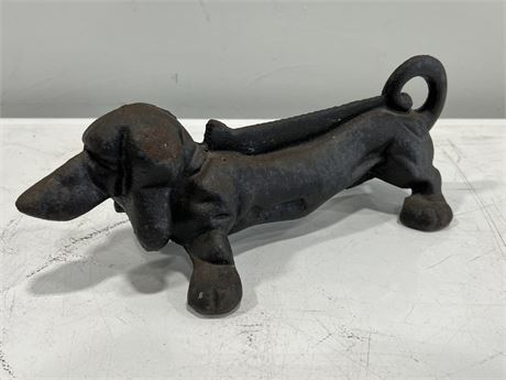 VINTAGE CAST IRON WEINER DOG BOOT SCRAPER (12.5” long)